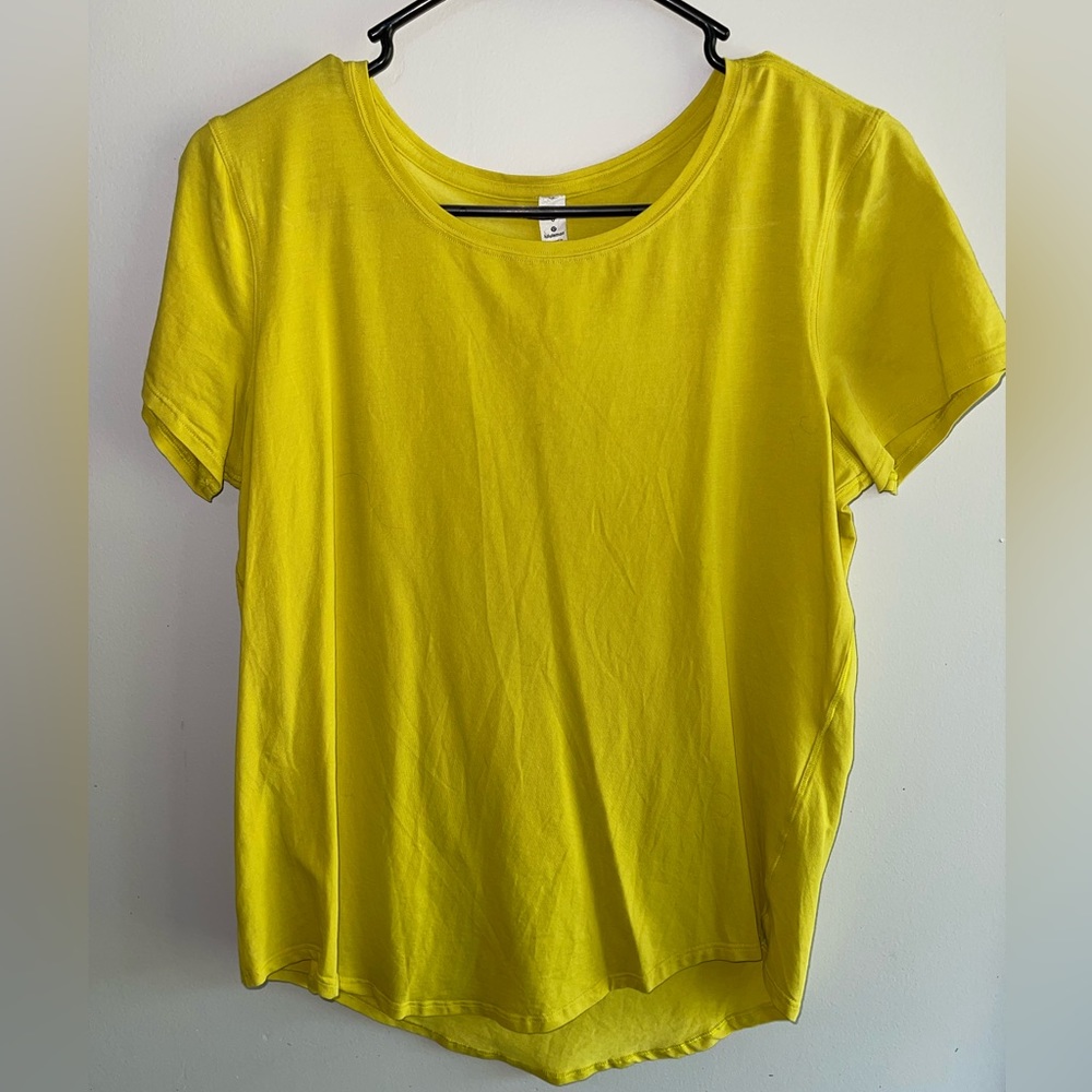 Lululemon T-shirt